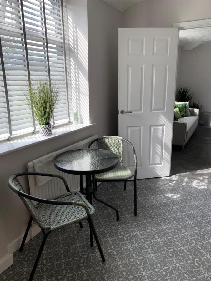 The Greens Apartment Farnworth 외부 사진